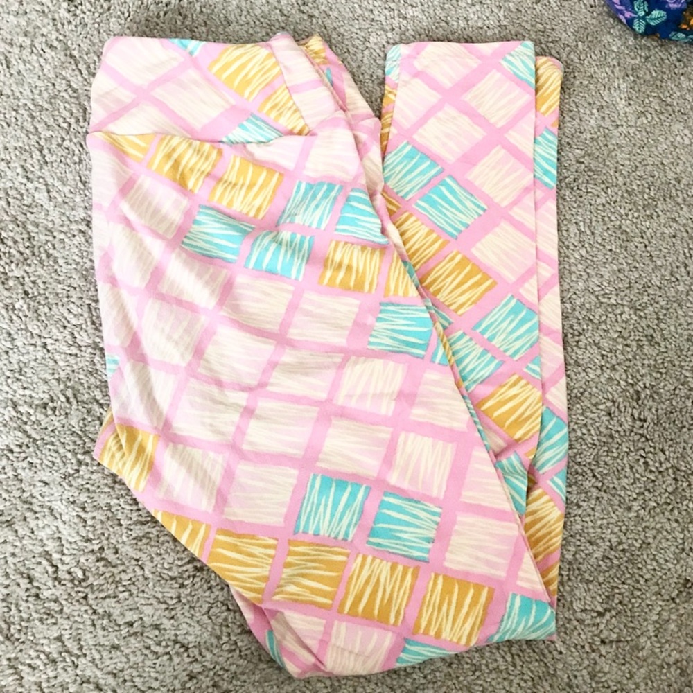 Cute Lularoe Leggings!